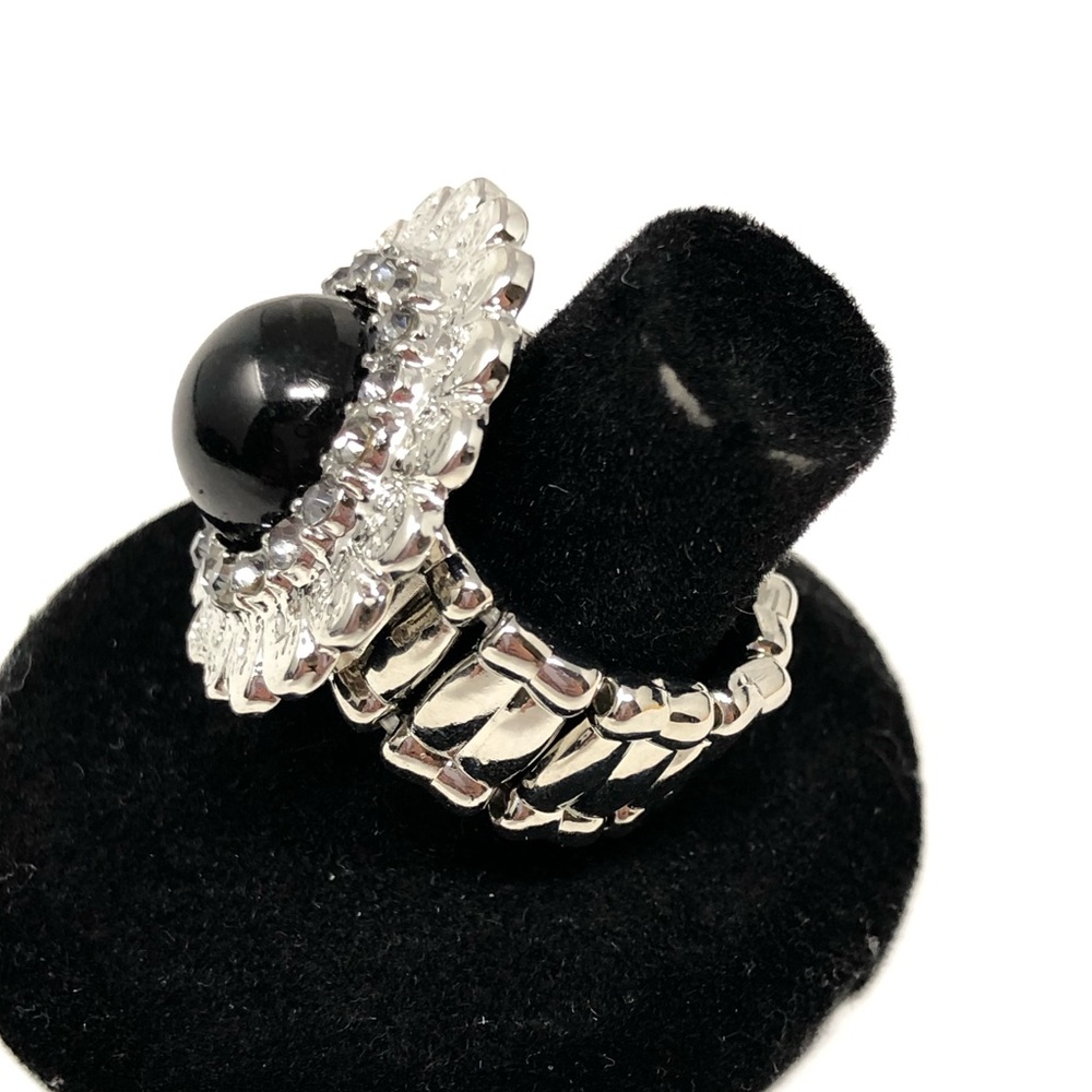 Expandable Flower Ring - Picture 3 of 6